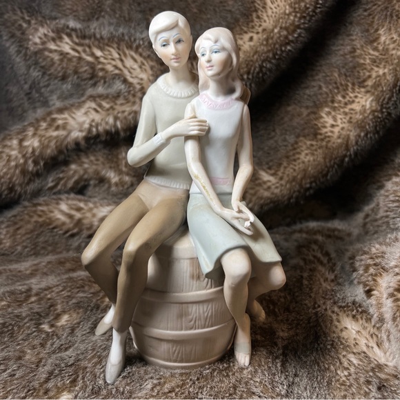 VTG Figurine Boy and Girl on a Barrel, RARE MADE IN JAPAN 8”H - Picture 2 of 9